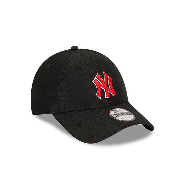 New Era 940 Adjustable - Textured Fabric Contrast Under Brim NY